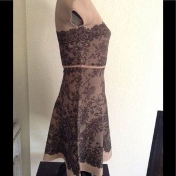 BCBG Maxazria Short‎ Sleeve Dress Nude/Black XS - Picture 4 of 7